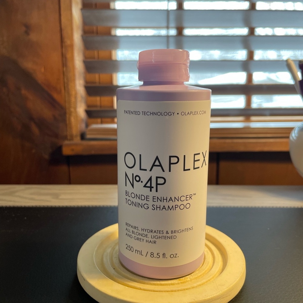 OLAPLEX No.4P Blonde Enhancer Shampoo 8.5oz